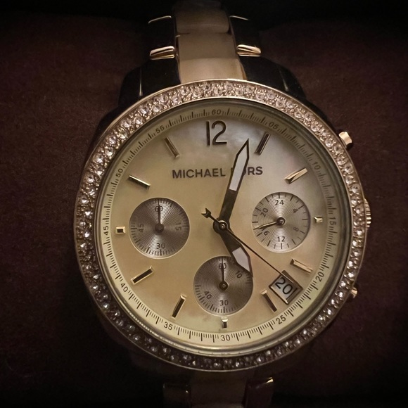 Gold Michael Kors Watch - Picture 4 of 6